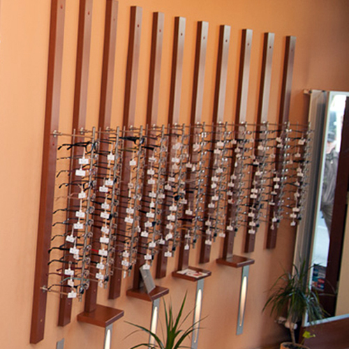 Optica optiserv - interior: rame de ochelari